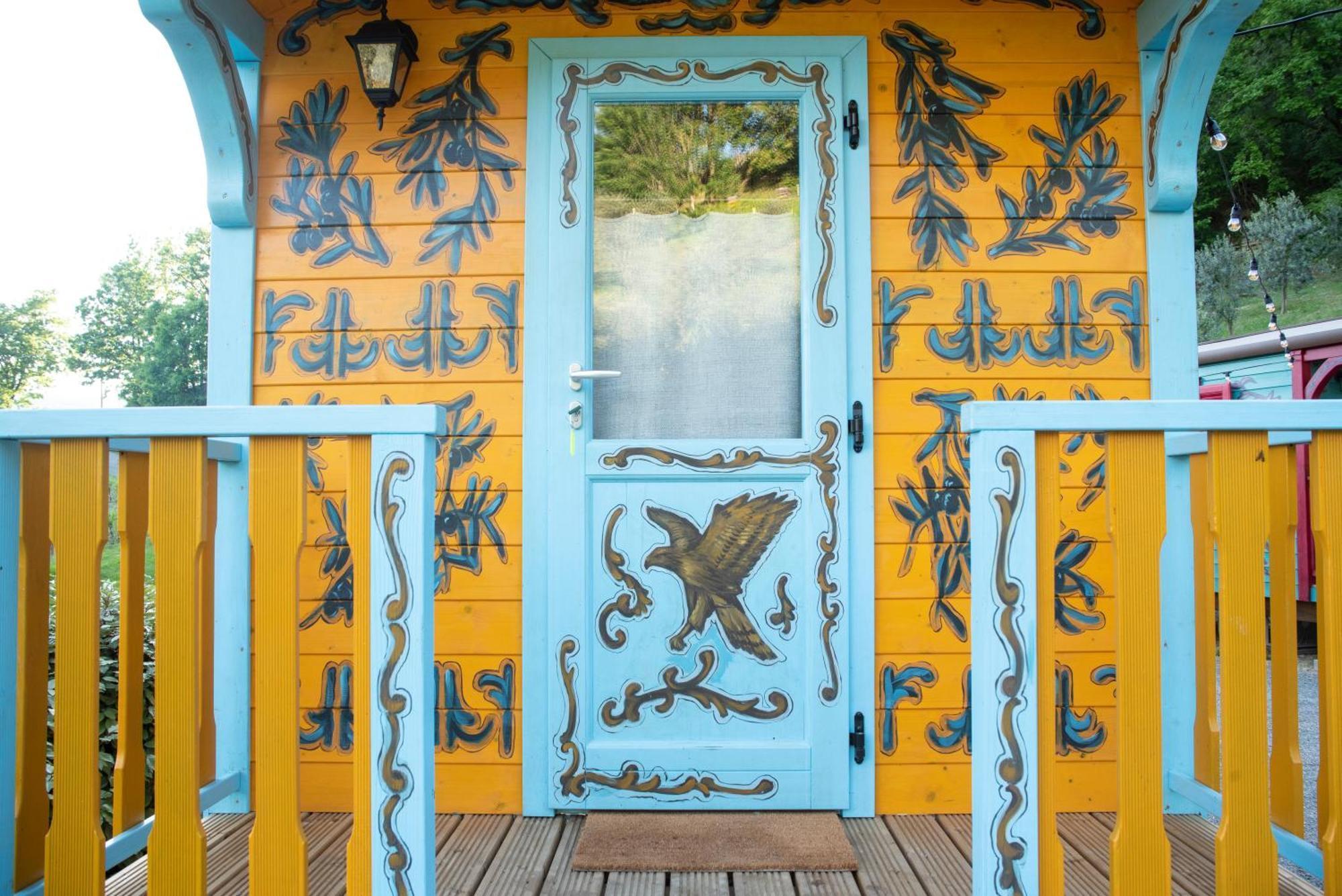 Agriturismo La Rovere - I Carrozzoni Gitani Cossano Belbo Екстер'єр фото