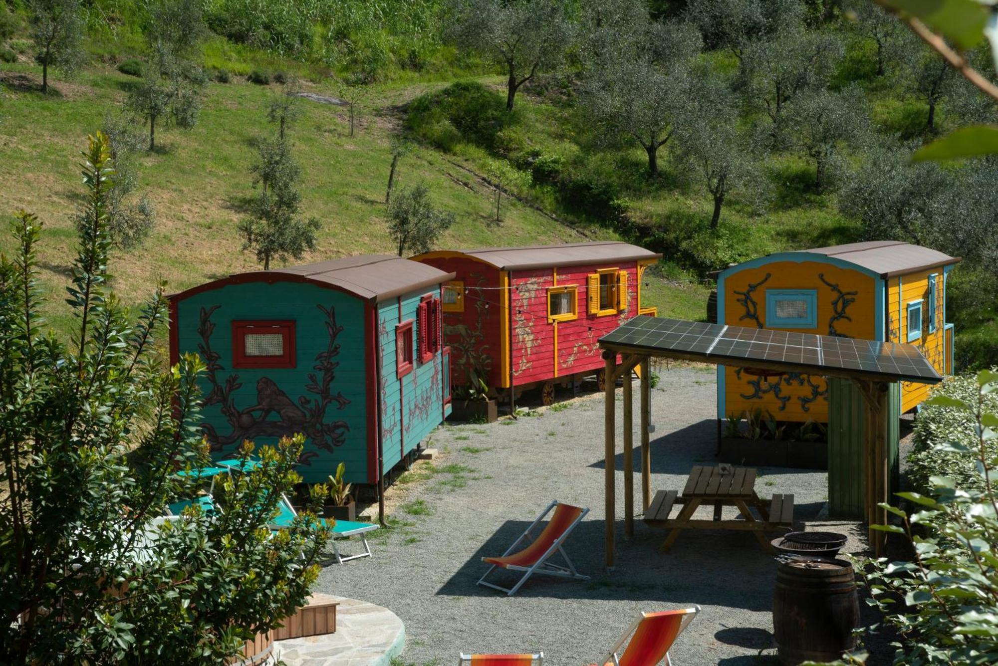 Agriturismo La Rovere - I Carrozzoni Gitani Cossano Belbo Екстер'єр фото